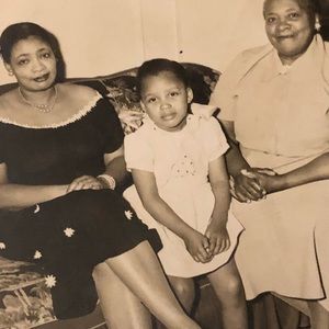 Meet your Posher, Connie